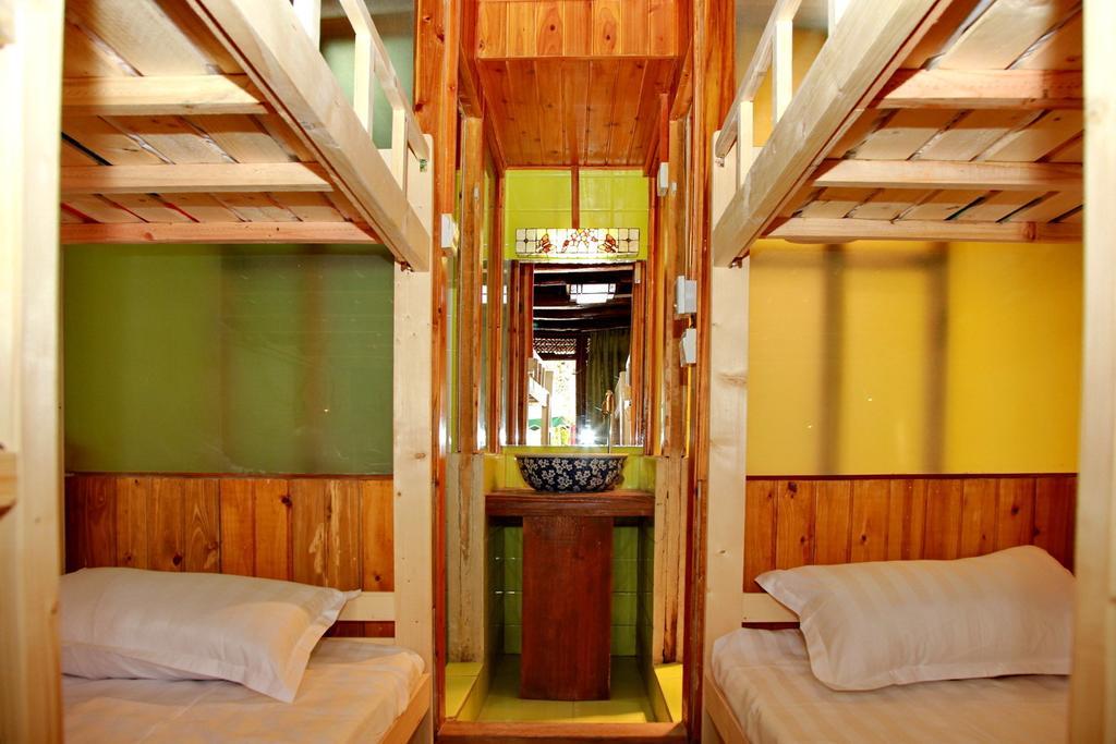 Runtong International Youth Hostel Lijiang  Værelse billede