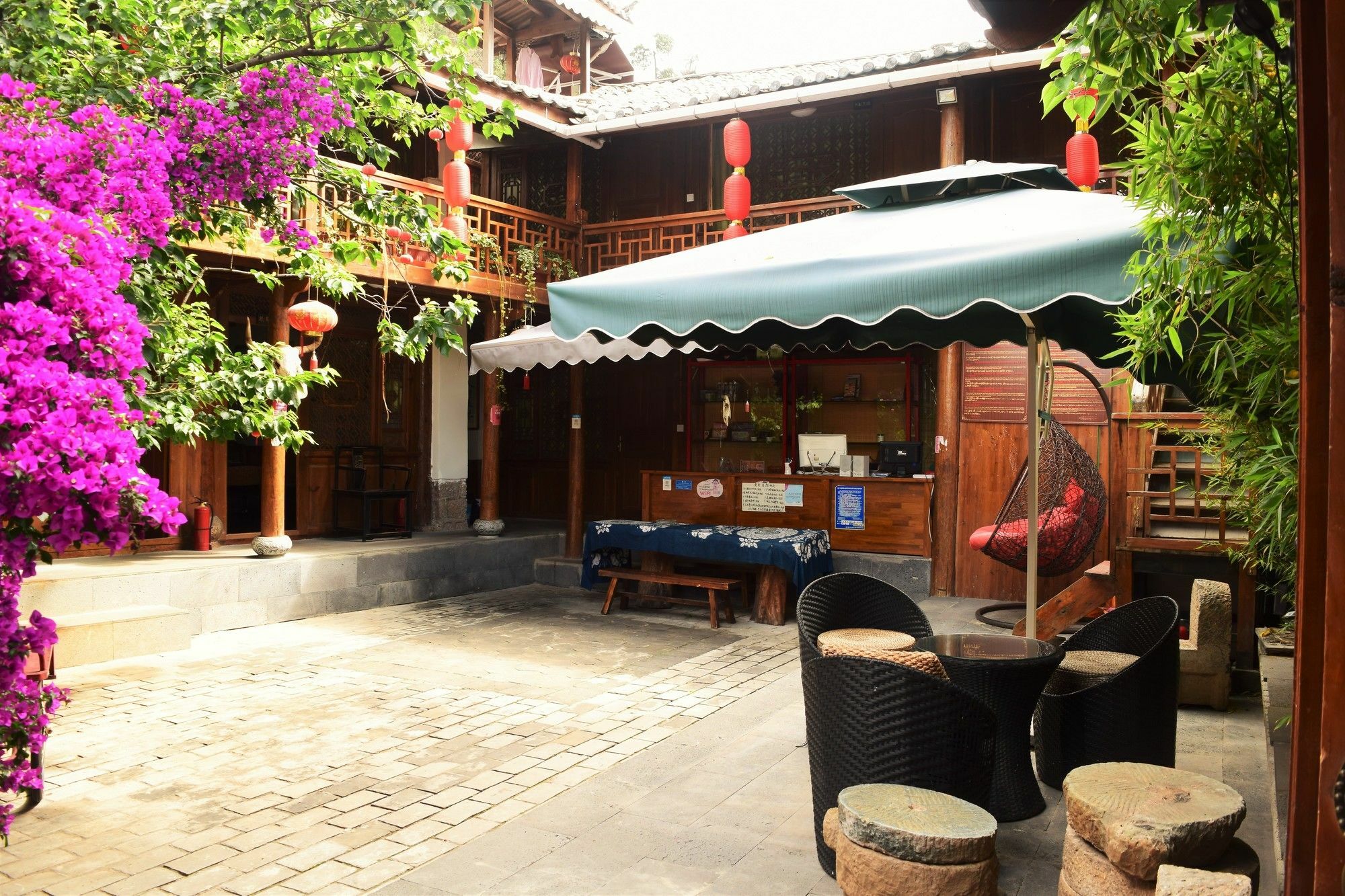 Runtong International Youth Hostel Lijiang  Eksteriør billede